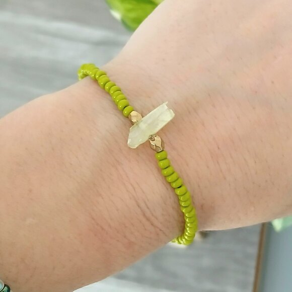 Green Aura Quartz Crystal Stretch Bracelet, Minimalist Dainty Gemstone One Size - Picture 5 of 6